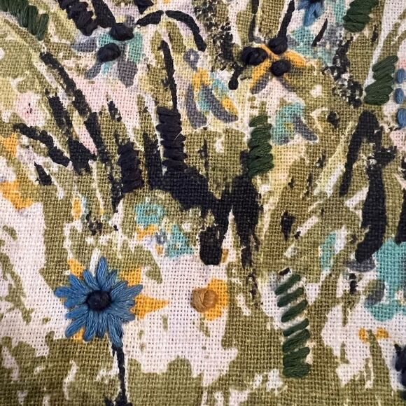 Cynthia Rowley rabbit print with embroidered flowers table runner - Picture 6 of 9